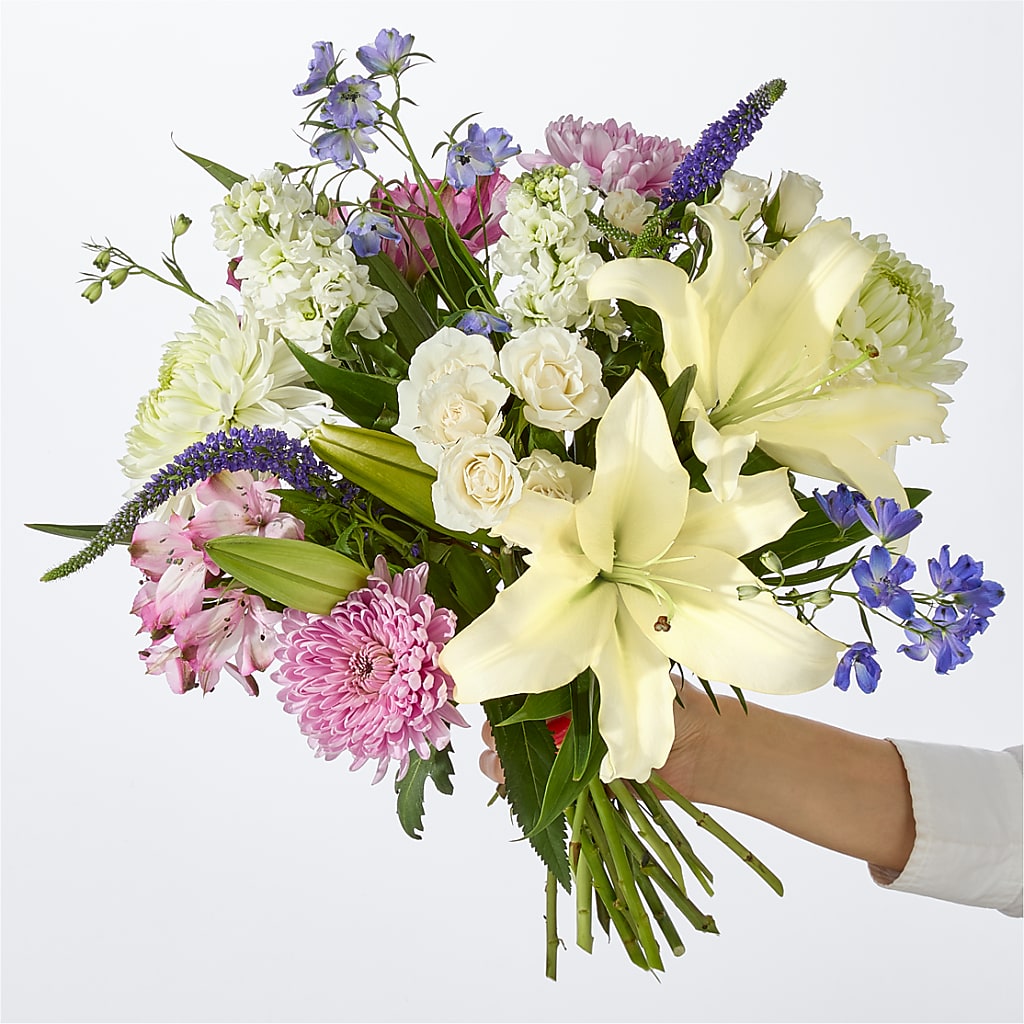 Winter Celebration Bouquet – EVERYTHING'S GREEN FLORIST, Redwood City CA