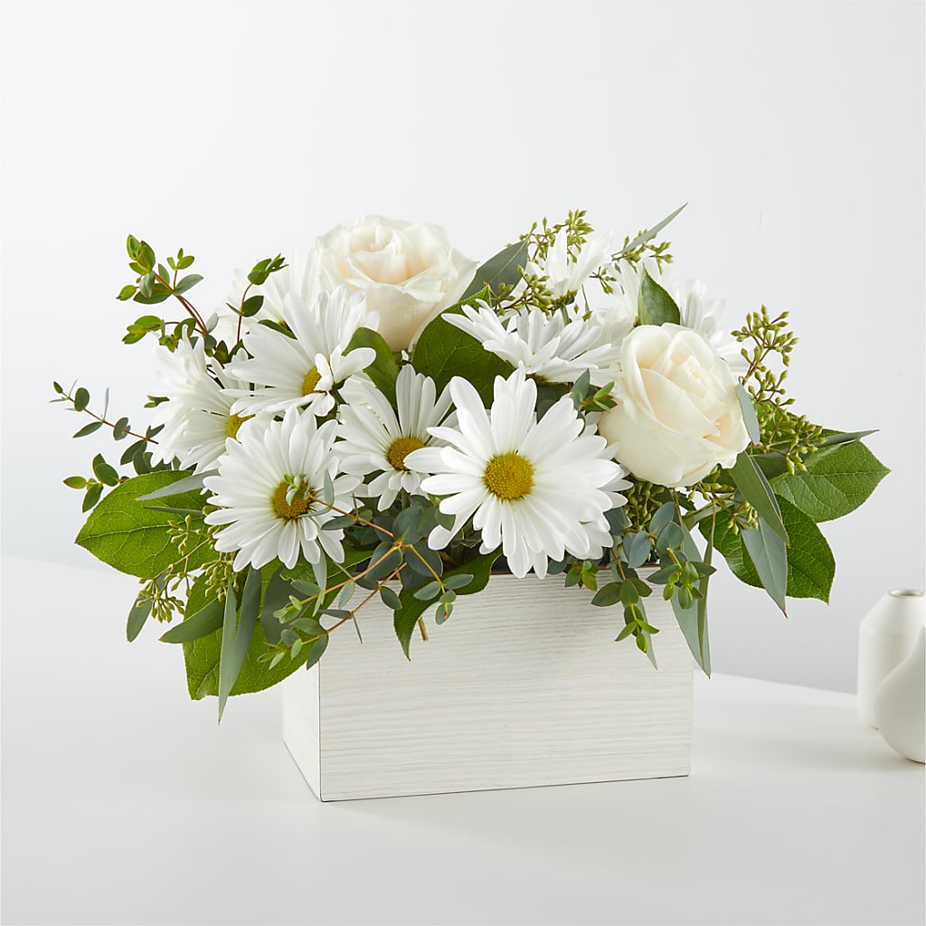 Fresh Linen Box Bouquet – EVERYTHING'S GREEN FLORIST, Redwood City CA