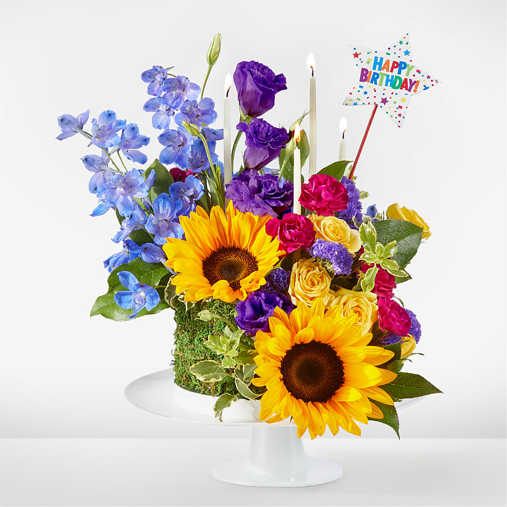 Star of the Day Floral Cake – EVERYTHING'S GREEN FLORIST, Redwood City CA