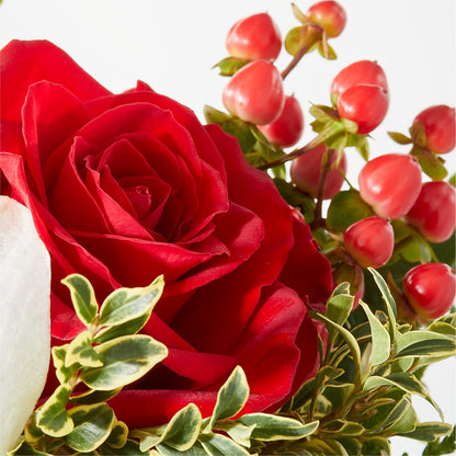 Snowy Wonderland Bouquet – EVERYTHING'S GREEN FLORIST, Redwood City CA