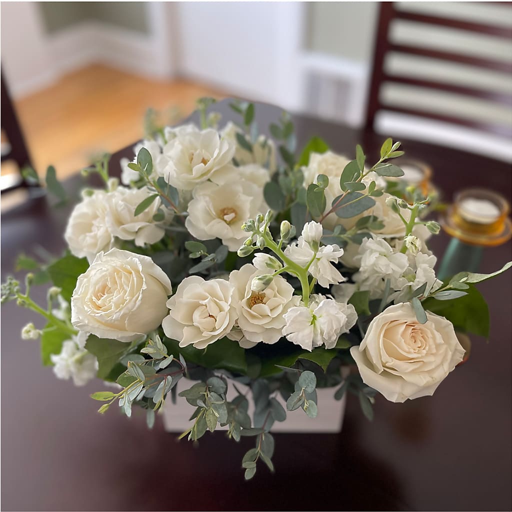 Fresh Linen Box Bouquet – EVERYTHING'S GREEN FLORIST, Redwood City CA