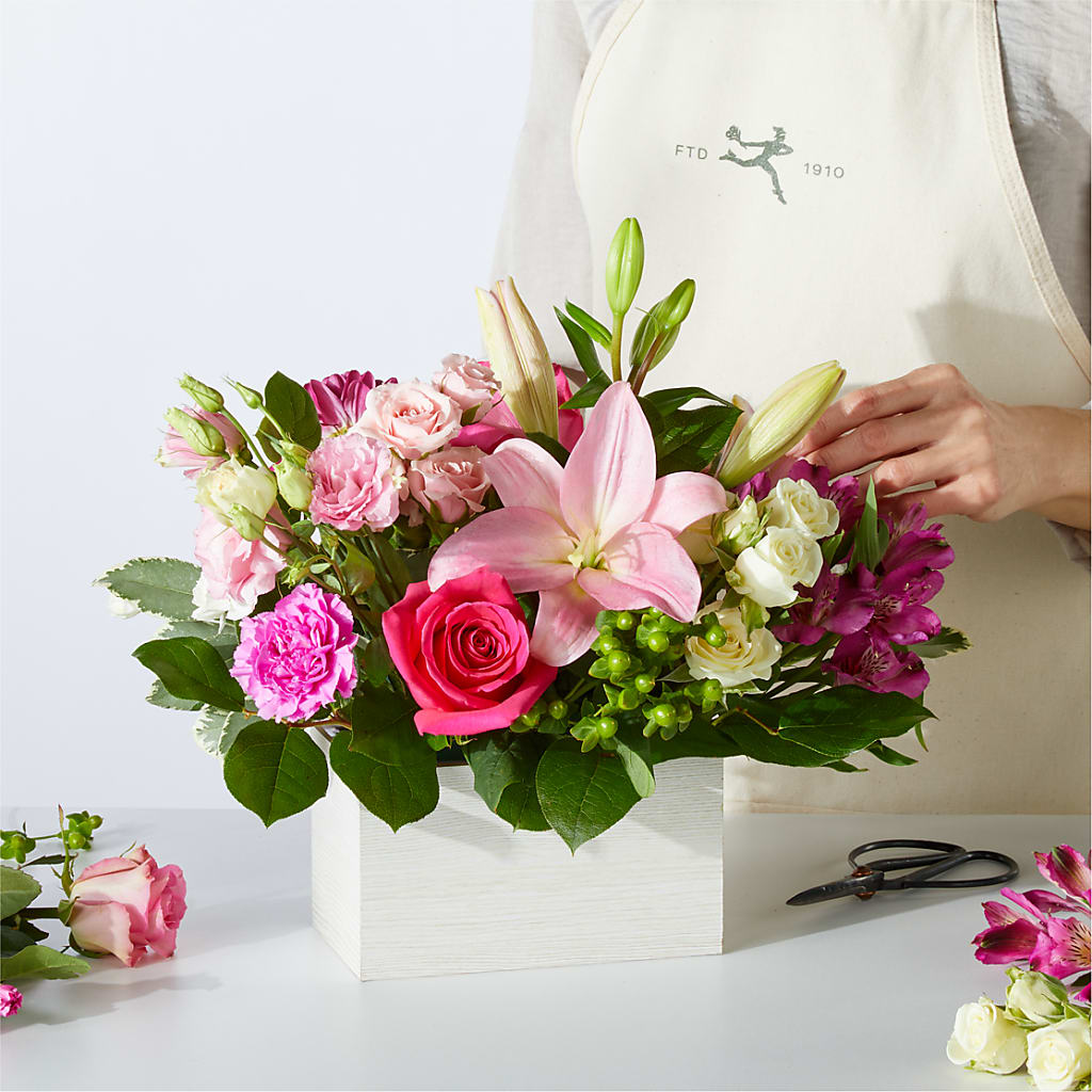 Sweetberry Box – A Florist Original – EVERYTHING'S GREEN FLORIST, Redwood City CA