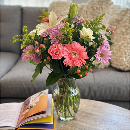 Pastel Tradition - A Florist Original – EVERYTHING'S GREEN FLORIST, Redwood City CA