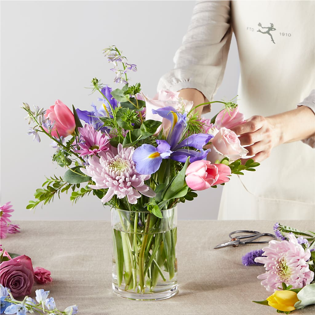 Pastel Tradition - A Florist Original – EVERYTHING'S GREEN FLORIST, Redwood City CA