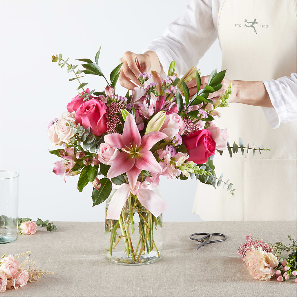Pink Ribbon - A Florist Original – EVERYTHING'S GREEN FLORIST, Redwood City CA