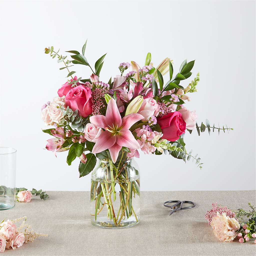 Pink Ribbon - A Florist Original – EVERYTHING'S GREEN FLORIST, Redwood City CA