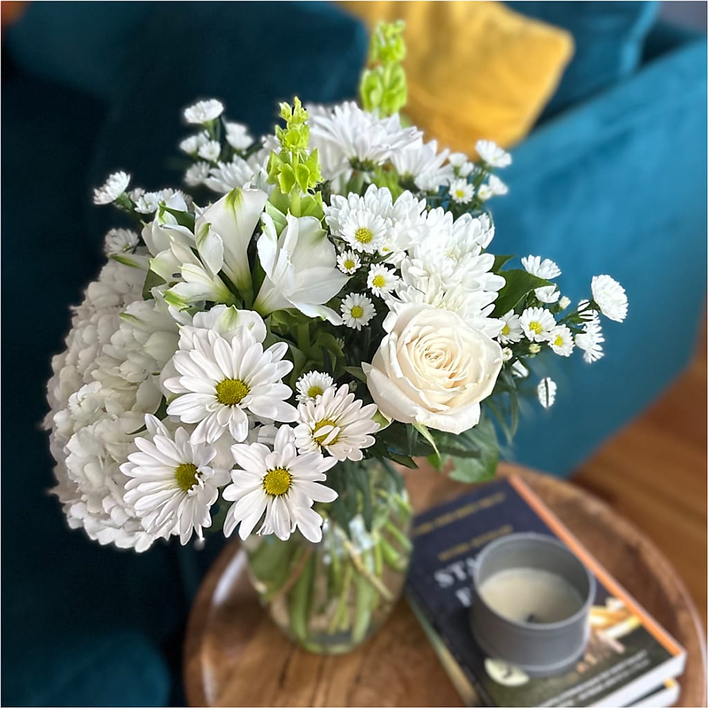 Classic Ivory – A Florist Original – EVERYTHING'S GREEN FLORIST, Redwood City CA