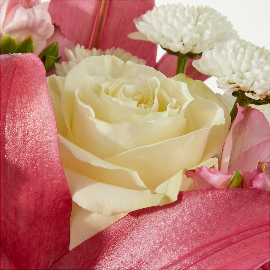 Piece of Cake Bouquet – EVERYTHING'S GREEN FLORIST, Redwood City CA