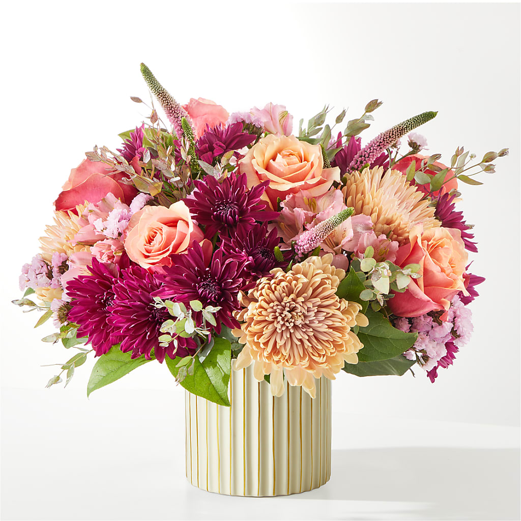 Berry Cobbler Bouquet with Ivory Vase – EVERYTHING'S GREEN FLORIST, Redwood City CA